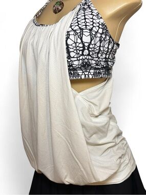 Lululemon No Limits Tank Glacier Lace Black White Built In Bra M Rare